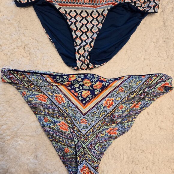 2-4 FOR 1 BUNDLE REVERSIBLE BIKINI BOTTOMS-LIKE NEW-2 BOTTOMS-4 LOOKS-1 PRICE! - Picture 2 of 9